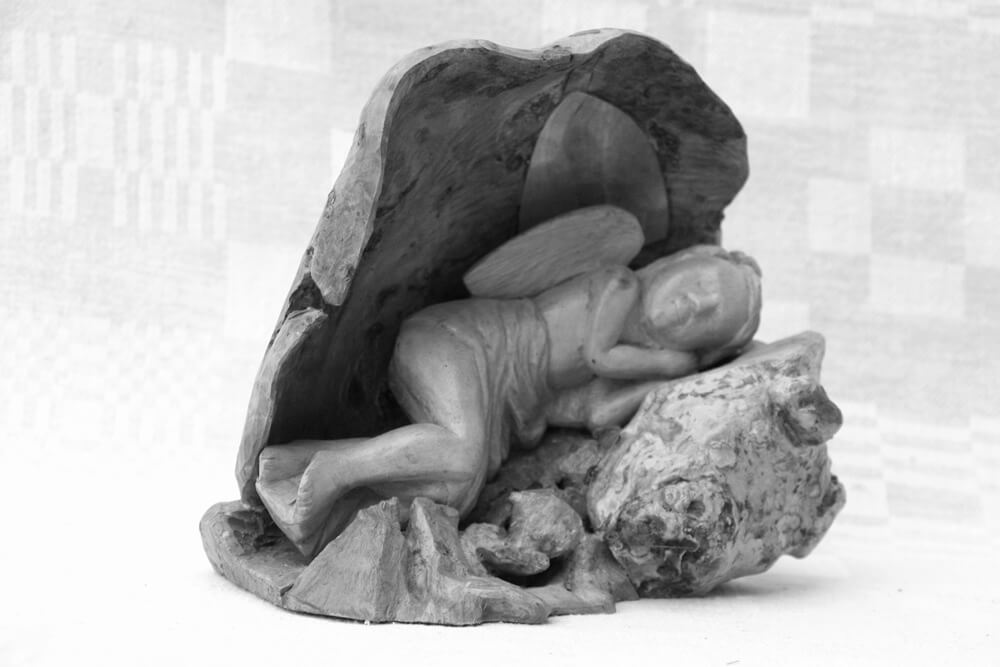Statulėlė (medinė, ,Sapnų karalystėje', angeliukas miega ant šono, 2013 m., h - 18 cm.