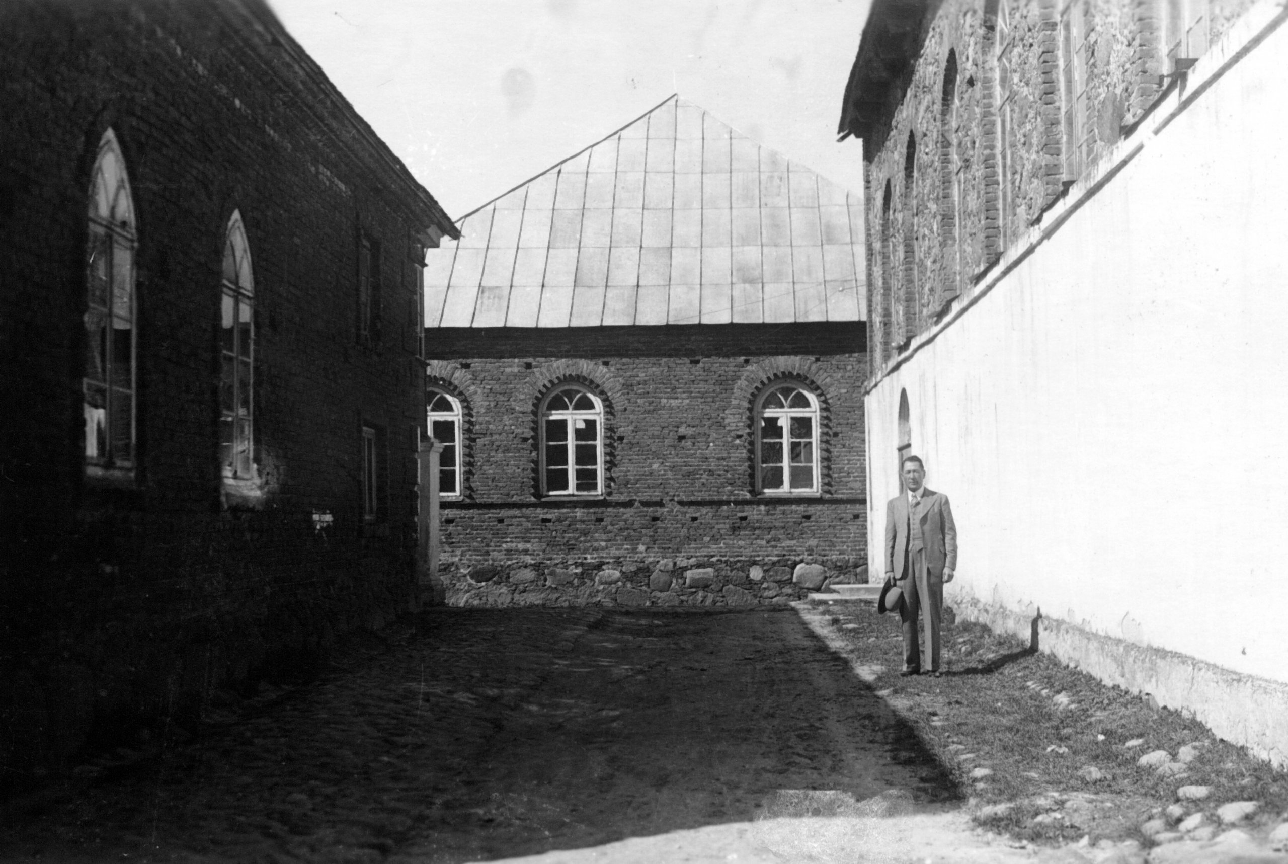 Prie trijų Kupiškio sinagogų. Apie 1936 m.